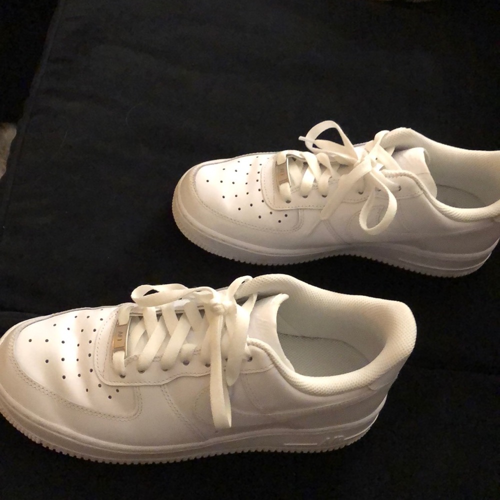 All white Womans Air Force One.